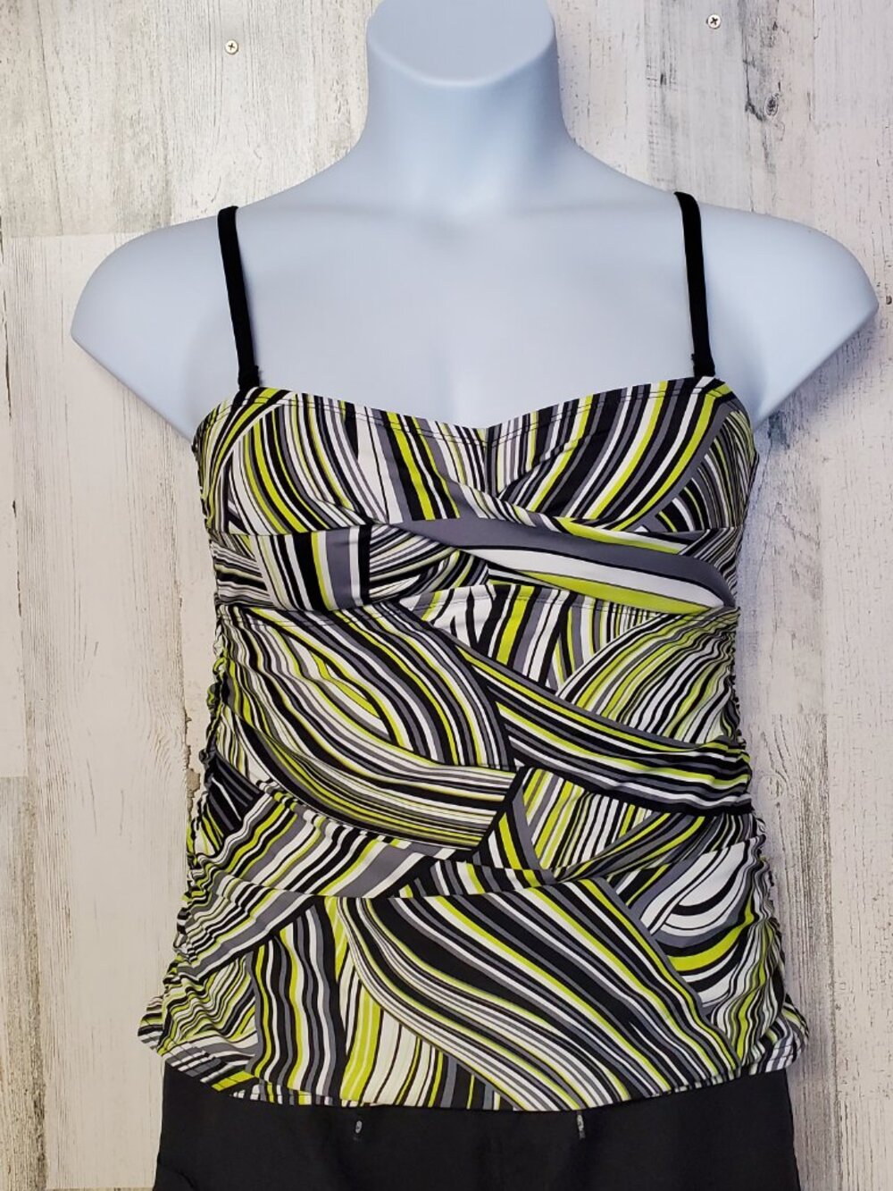 Ocean Avenue Abstract Print Tankini size Med